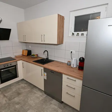 M Apartman *