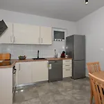 דירה M *