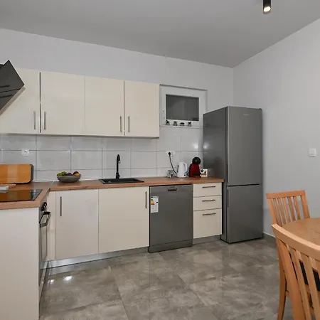 Apartament M *